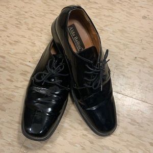 Men’s patent dress shoes